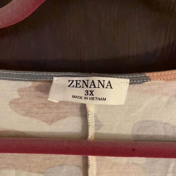 NWOT Womens Camo Tank Top - Picture 3 of 3